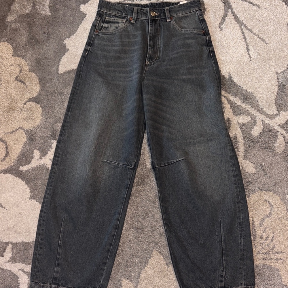 Zara Women's Relaxed Fit Dark Gray Jeans